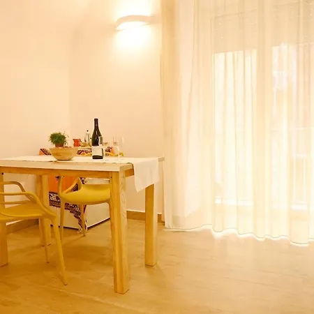 Lilli'S Apartment-2